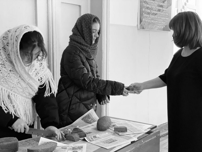 В Дагестане прошла акция «Блокадный хлеб»