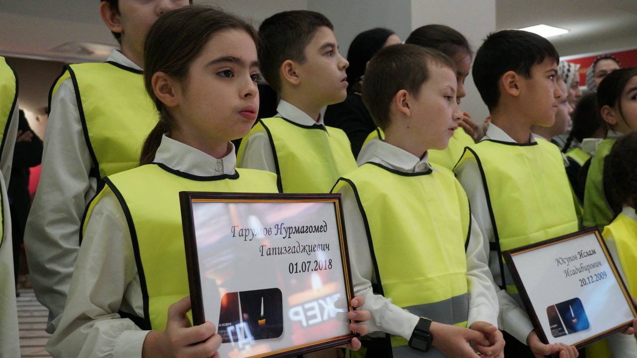 В Махачкале почтили память жертв дорожно-транспортных происшествий